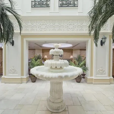Emporium Hotel 3*