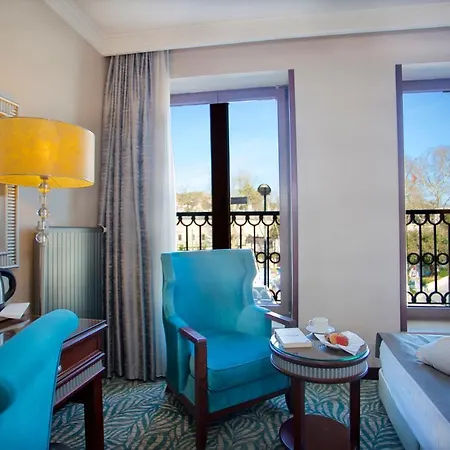 Hotel Emporium 3*