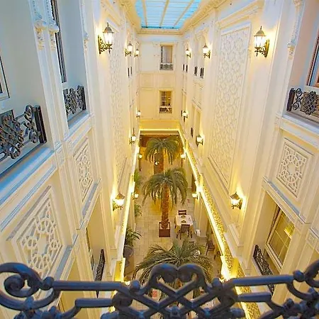 Emporium Hotel 3*