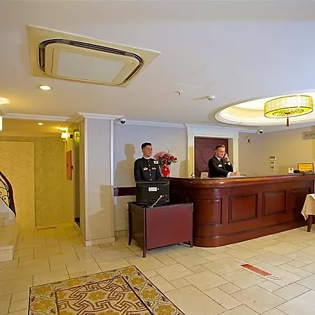 Emporium Hotel 3*