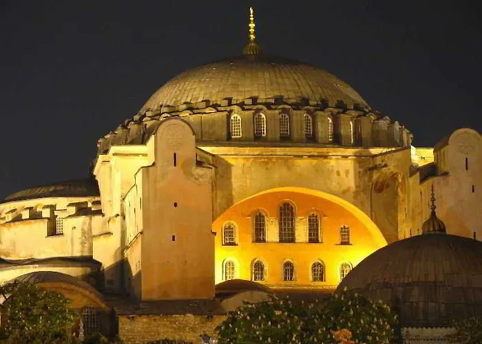 Emporium Отель 3*