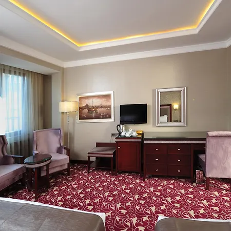 Emporium Hotel 3*